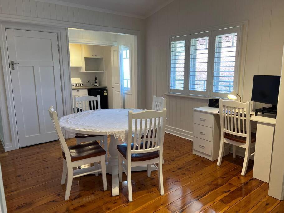 Entire Upper Floor 1 Bedroom Μπρίσμπεϊν Εξωτερικό φωτογραφία