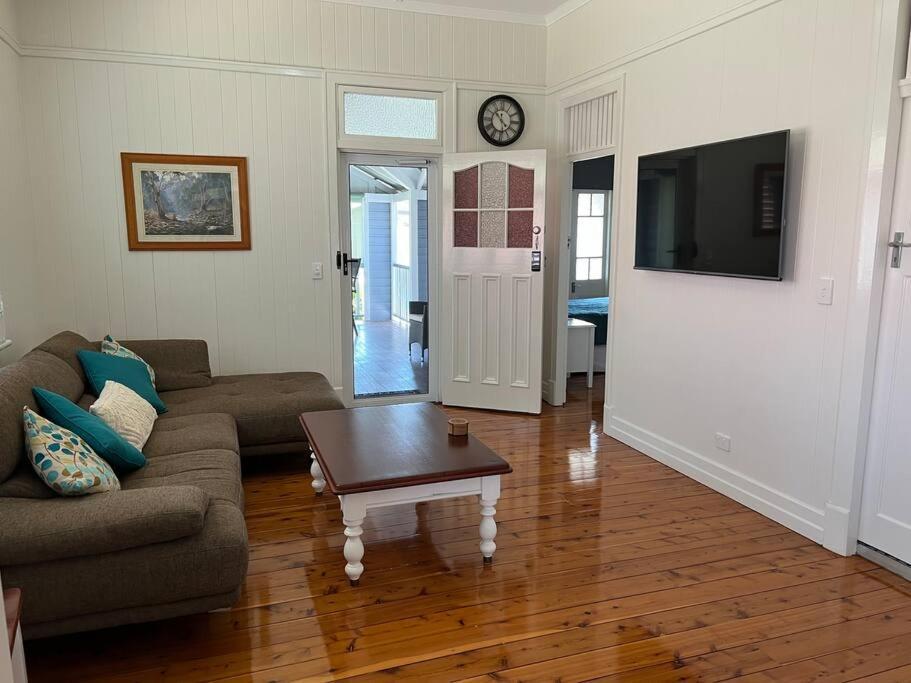 Entire Upper Floor 1 Bedroom Μπρίσμπεϊν Εξωτερικό φωτογραφία